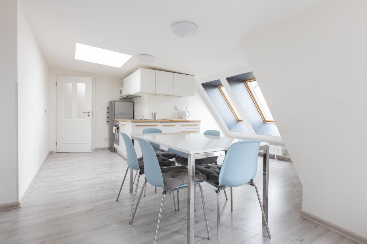 פראג Top Wenceslas Square Apartment מראה חיצוני תמונה
