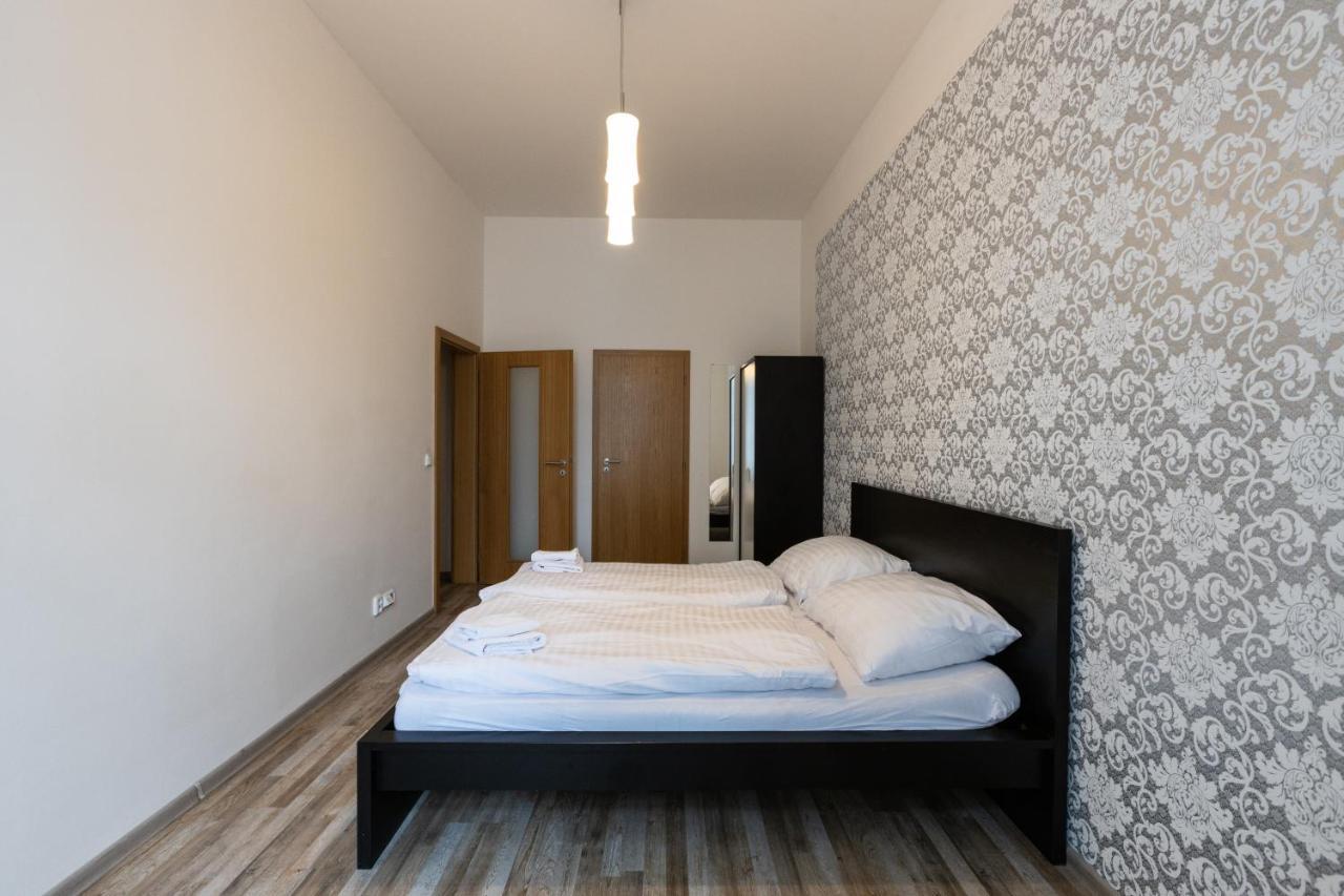 פראג Top Wenceslas Square Apartment מראה חיצוני תמונה