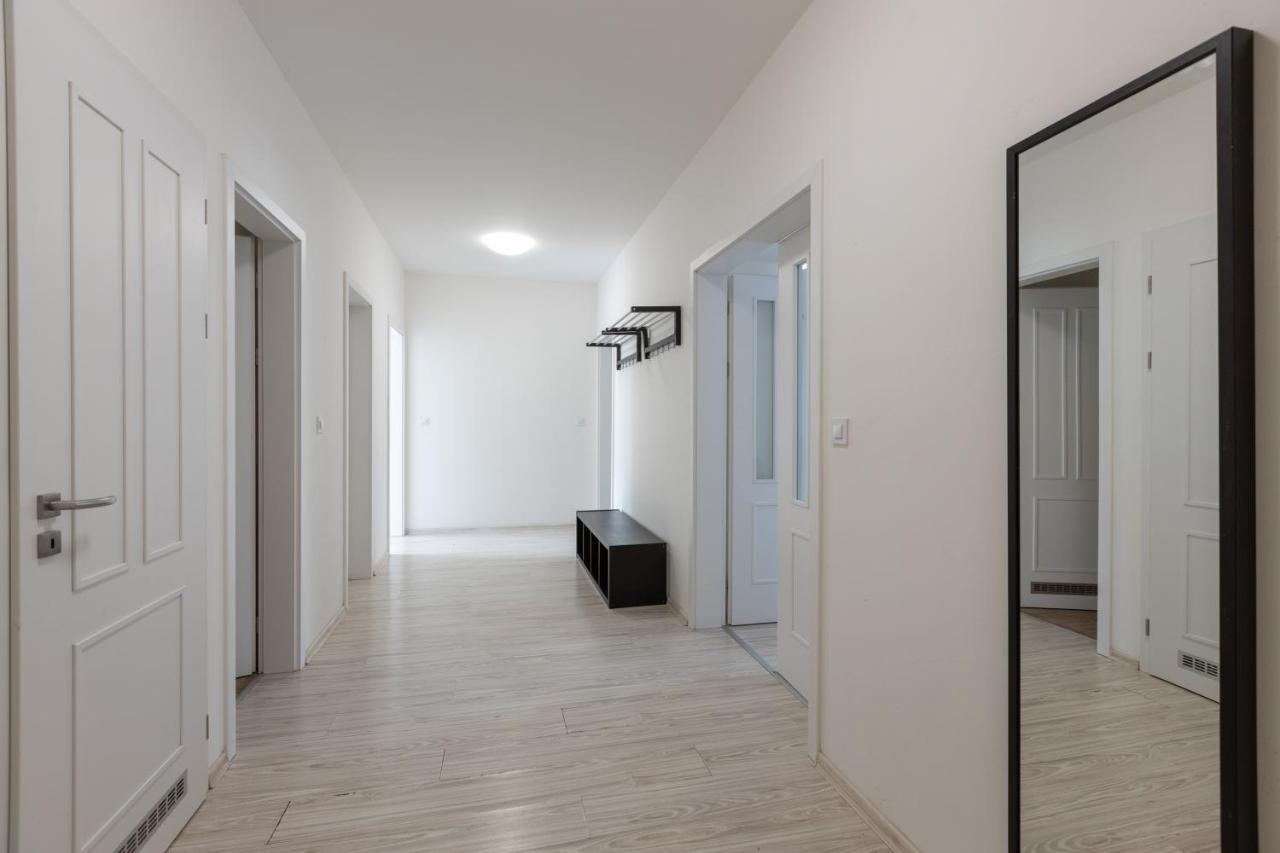 פראג Top Wenceslas Square Apartment מראה חיצוני תמונה