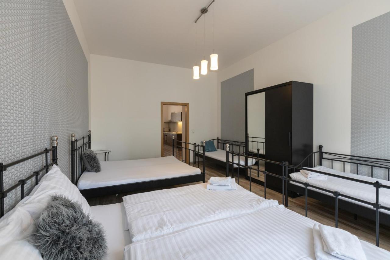 פראג Top Wenceslas Square Apartment מראה חיצוני תמונה