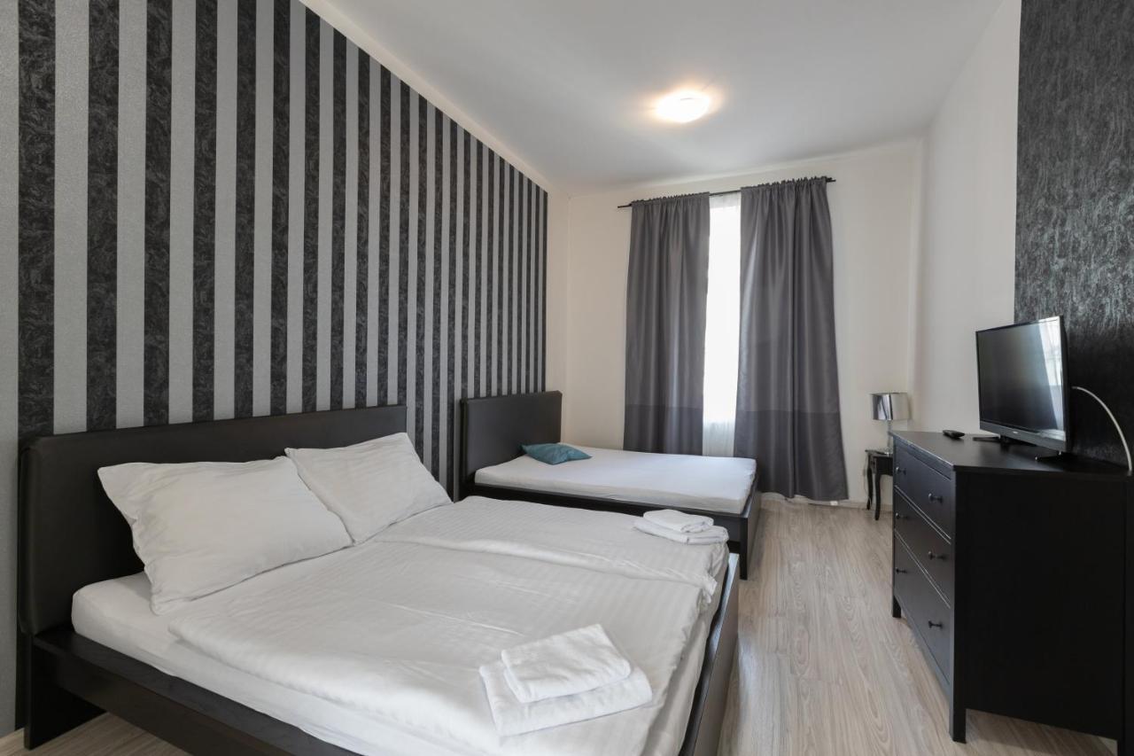 פראג Top Wenceslas Square Apartment מראה חיצוני תמונה