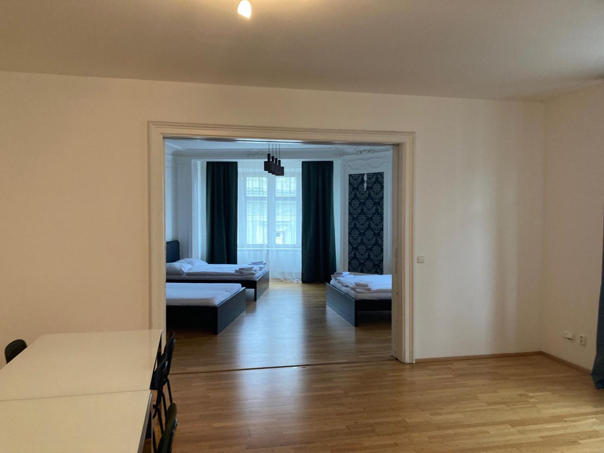 פראג Top Wenceslas Square Apartment מראה חיצוני תמונה