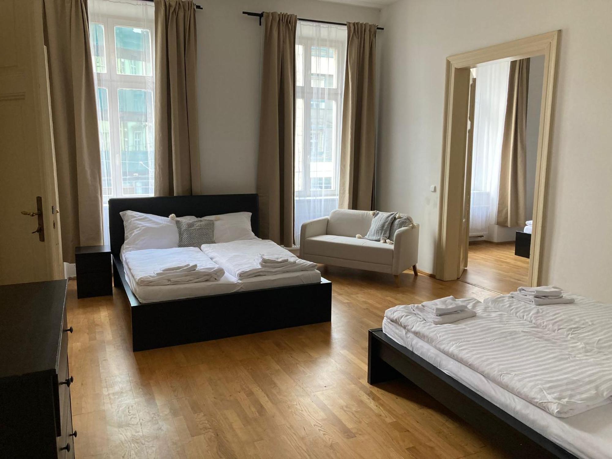 פראג Top Wenceslas Square Apartment מראה חיצוני תמונה