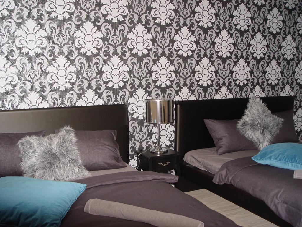 פראג Top Wenceslas Square Apartment מראה חיצוני תמונה