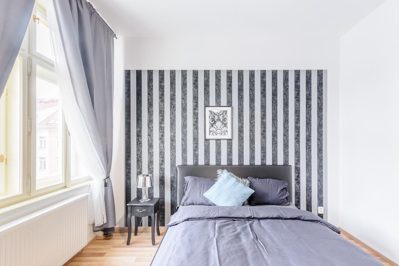 פראג Top Wenceslas Square Apartment מראה חיצוני תמונה