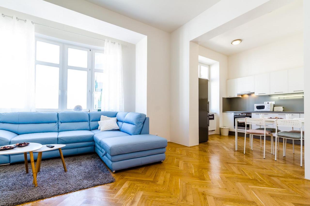 פראג Top Wenceslas Square Apartment מראה חיצוני תמונה