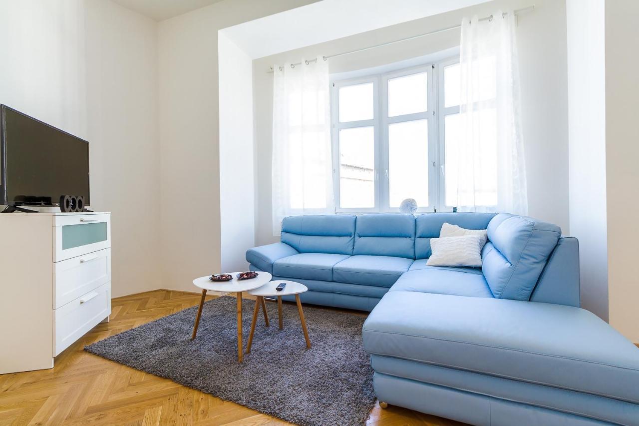 פראג Top Wenceslas Square Apartment מראה חיצוני תמונה